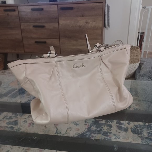 COACH SHIMMER TOTE. - Picture 4 of 4